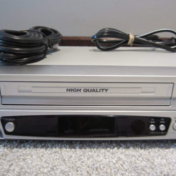 JVC Hi-Fi 4 Head VCR HR-J693U VHS with AV Cables *No Remote* Tested - Works - Picture 4 of 15